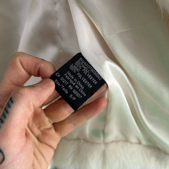 Le Chateau Y2K Indie Off White Teddy Faux Fur Jacket Small - Picture 7 of 16